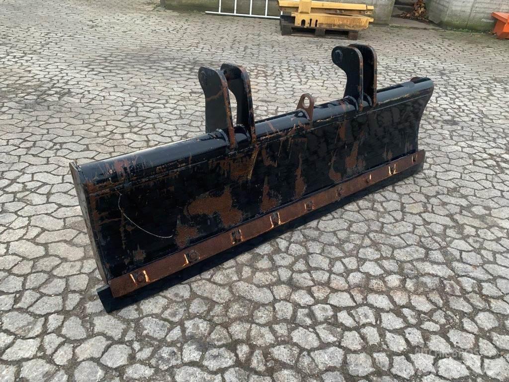 Terex  Blades