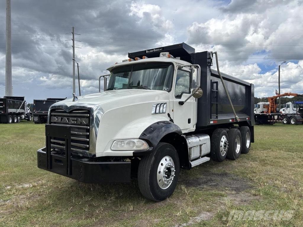 Mack GRANITE GU813 Tipper trucks