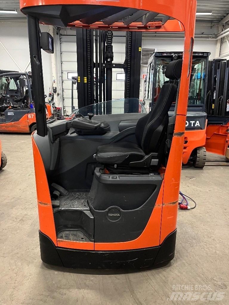 Toyota RRE160H Reach truck