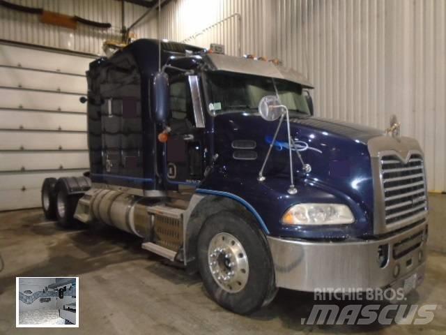 Mack CXU 613 Prime Movers