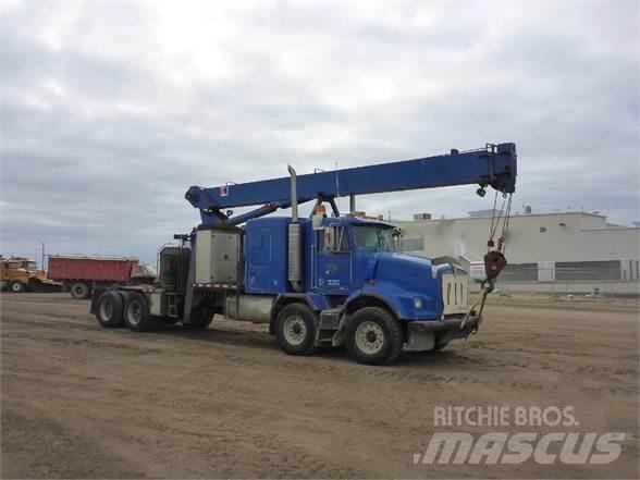 Kenworth T800B Truck mounted cranes
