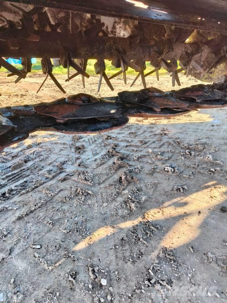 CLAAS DISCO 8200 T Mower-conditioners