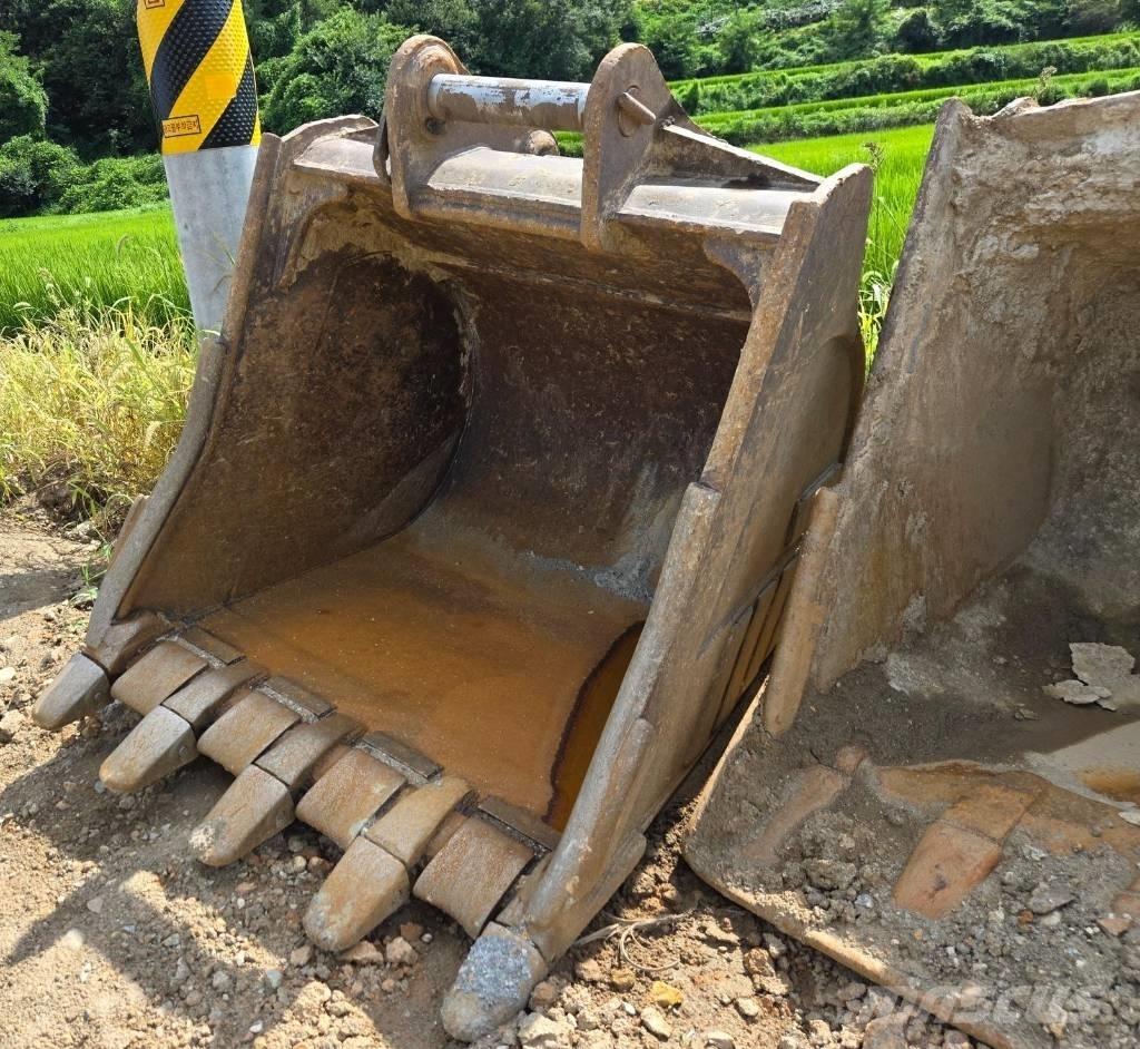 CAT 330 Crawler excavators