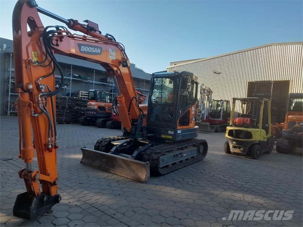 Doosan DX85R-3 Mini excavators  7t - 12t