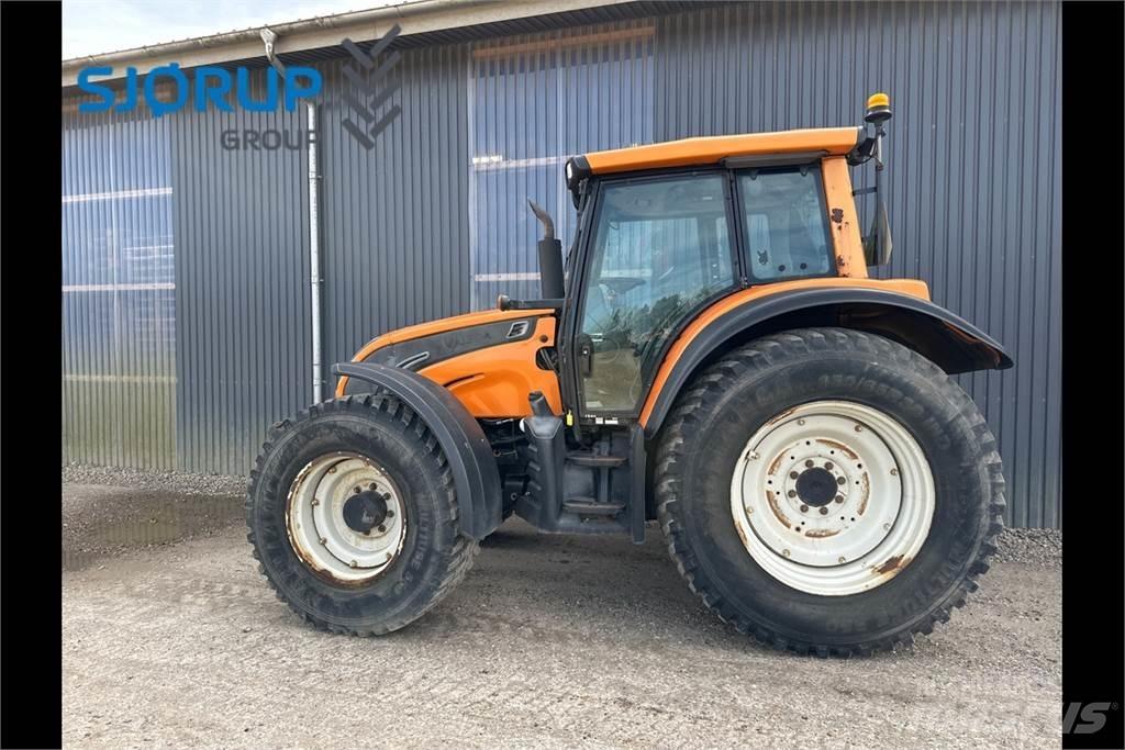 Valtra N142 Tractors
