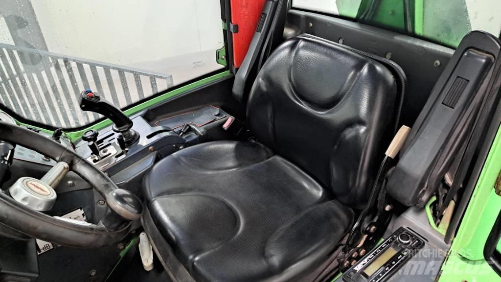 Avant 750 Skid steer loaders