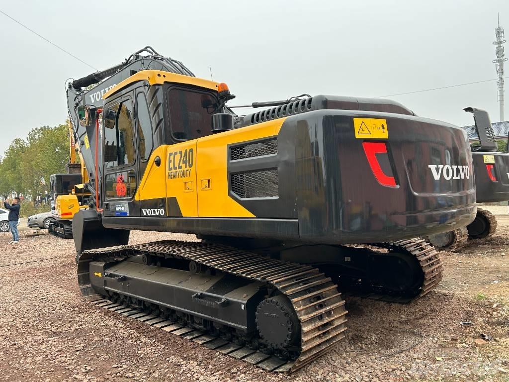Volvo EC 240 Crawler excavators