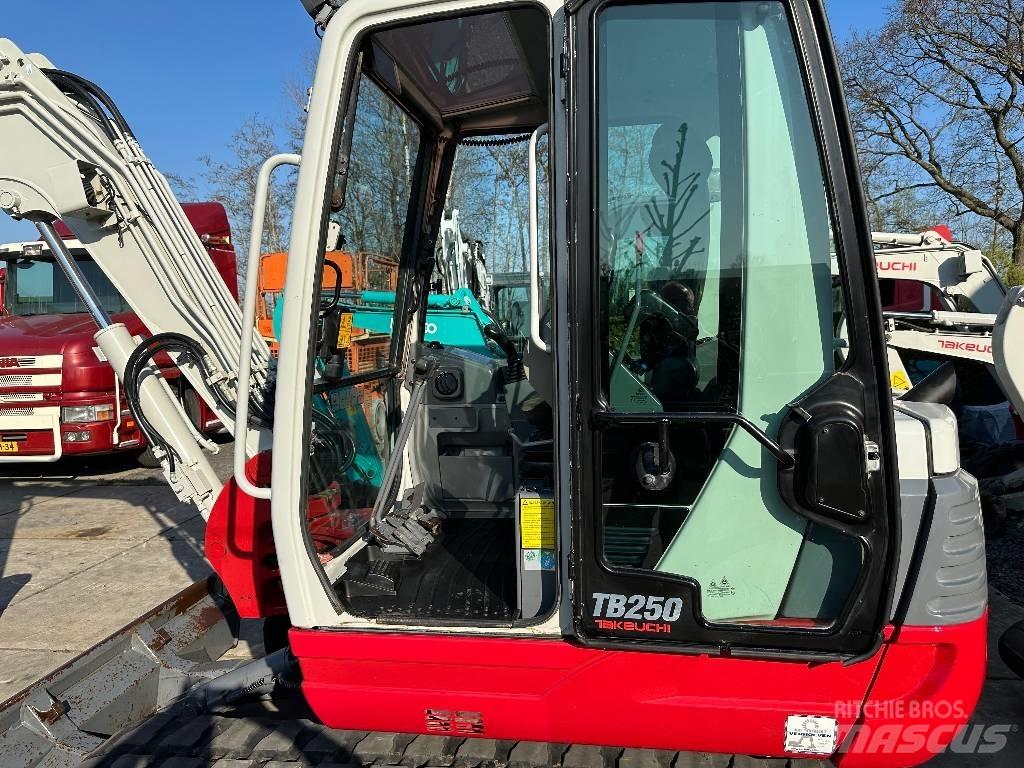 Takeuchi TB250 Mini excavators < 7t (Mini diggers)
