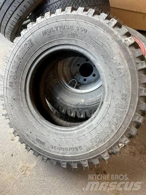 Alliance 550 Tyres, wheels and rims