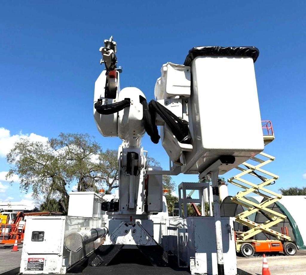 Altec AA 55 Truck mounted platforms
