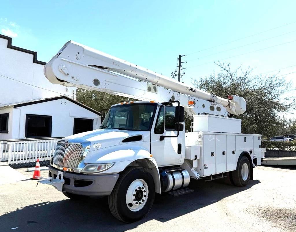 Altec AA 55 Truck mounted platforms