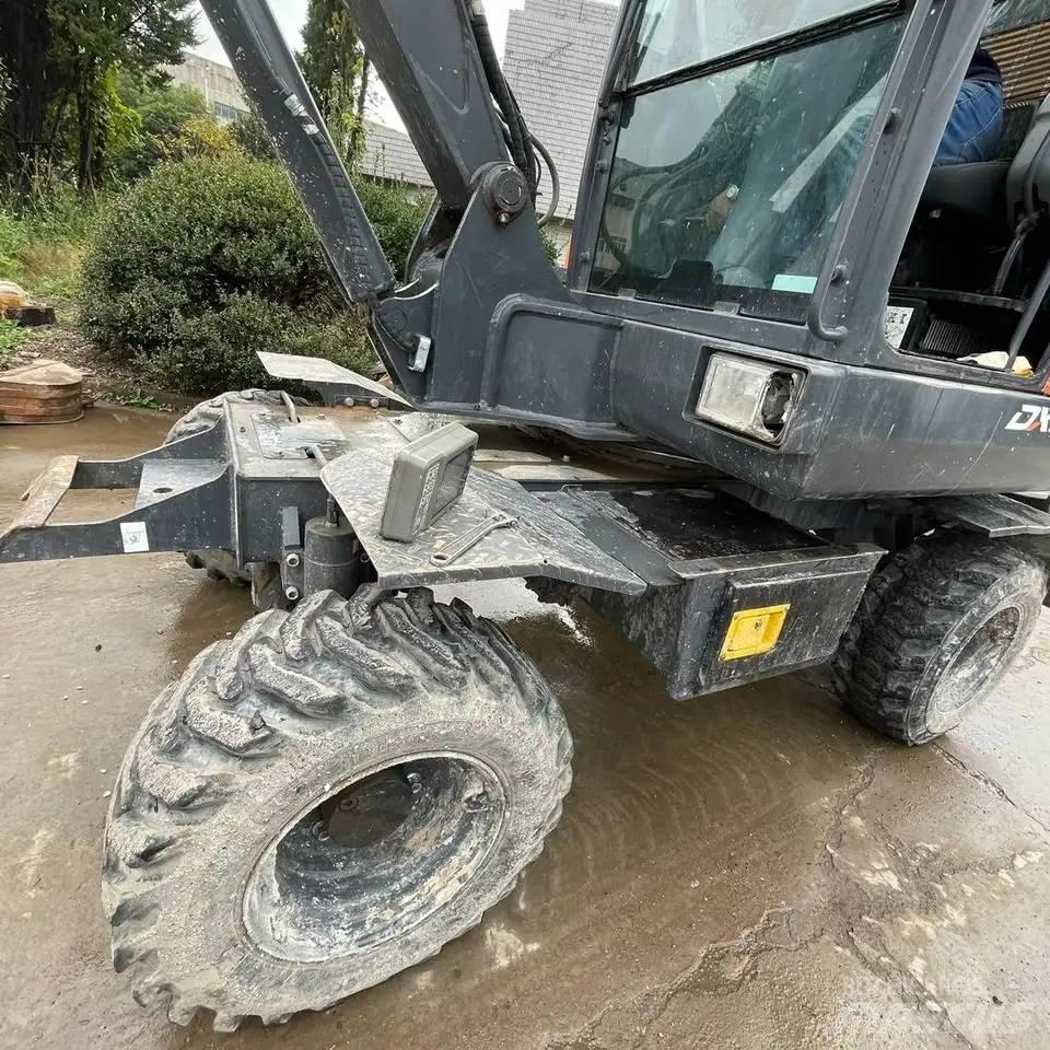 Doosan DX60W Wheeled excavators