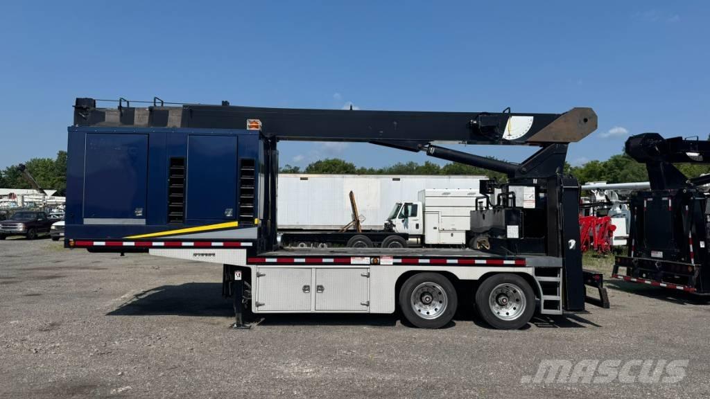 National 880C Truck mounted cranes