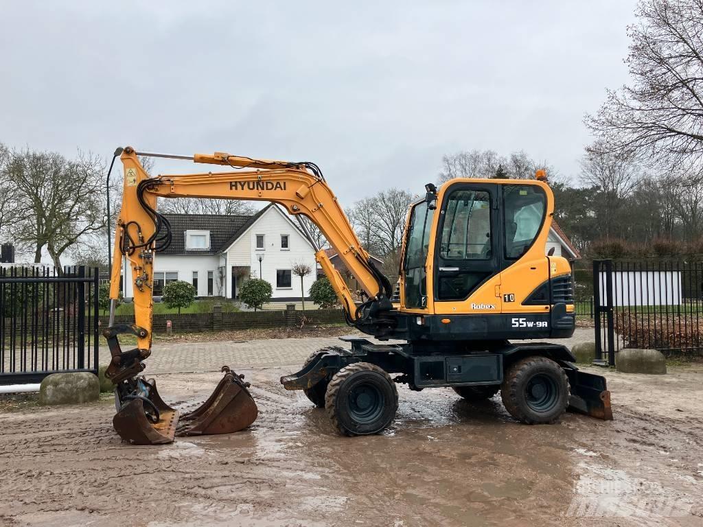 Hyundai 55W-9A Wheeled excavators