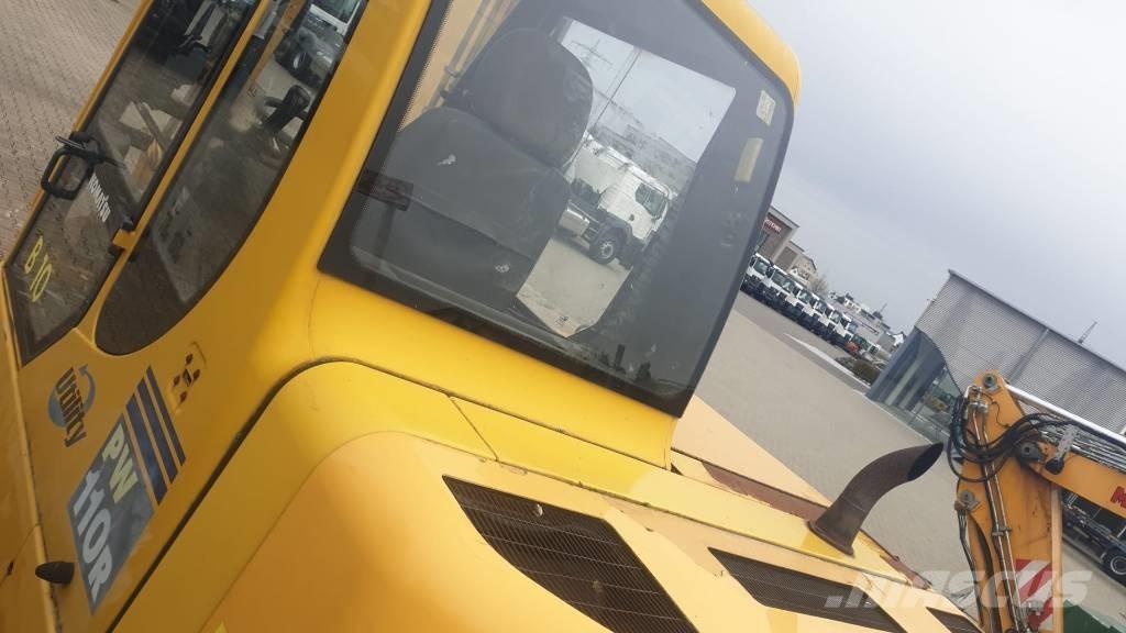 Komatsu PW 110 Wheeled excavators
