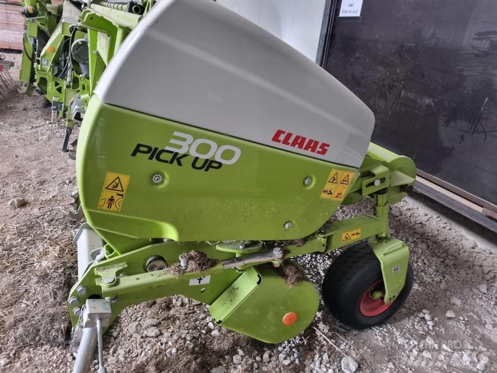 CLAAS PICK UP 300 Combine harvester heads