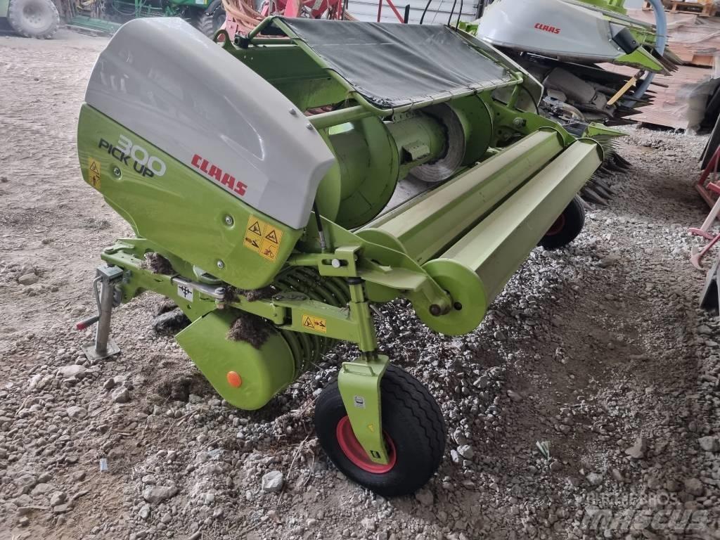 CLAAS PICK UP 300 Combine harvester heads