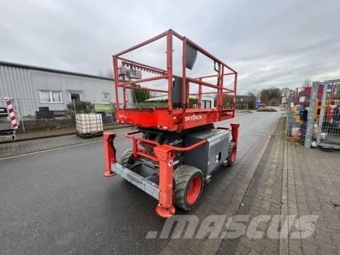 SkyJack SJ 6832 RTE Scissor lifts