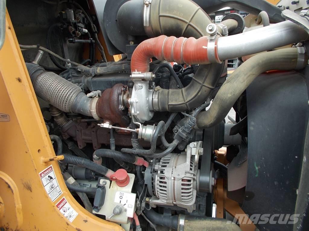 CASE 580 SN Backhoe