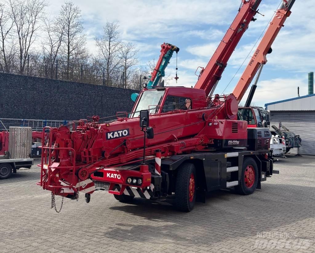 Kato CR-130Rf All terrain cranes
