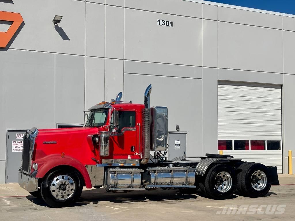 Kenworth W 900 Prime Movers