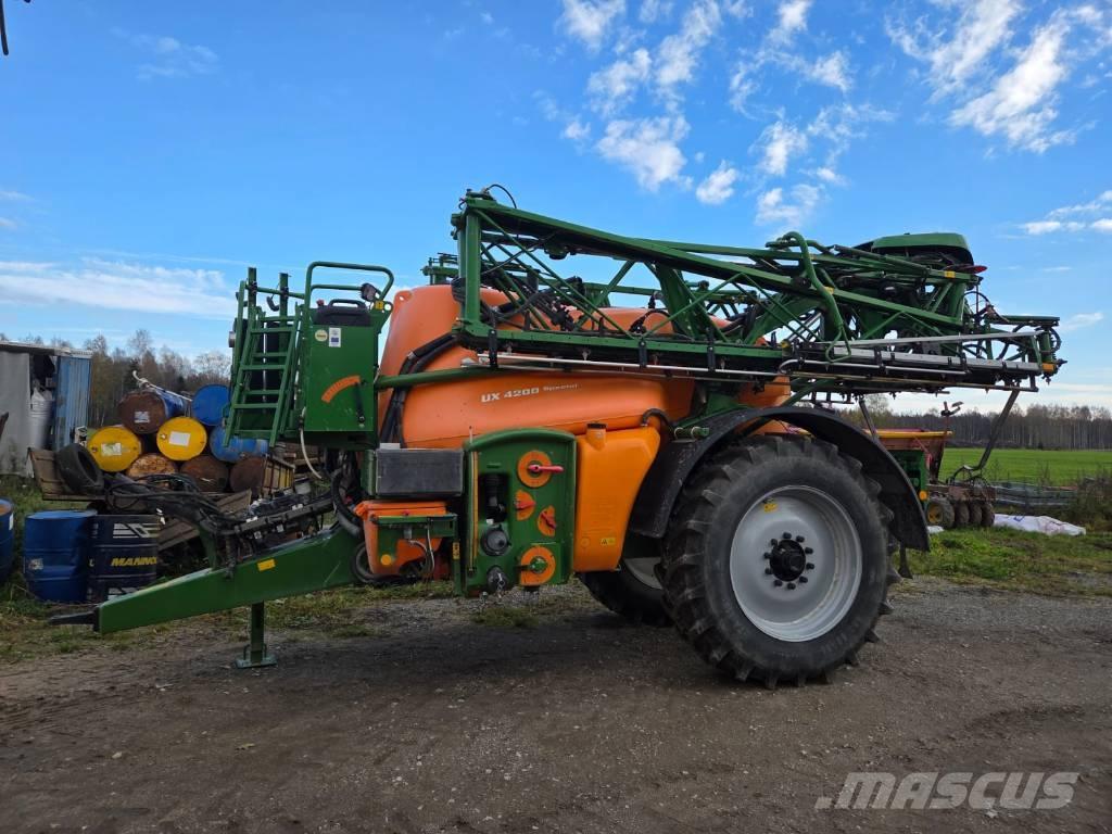 Amazone UX 4200 Trailed sprayers