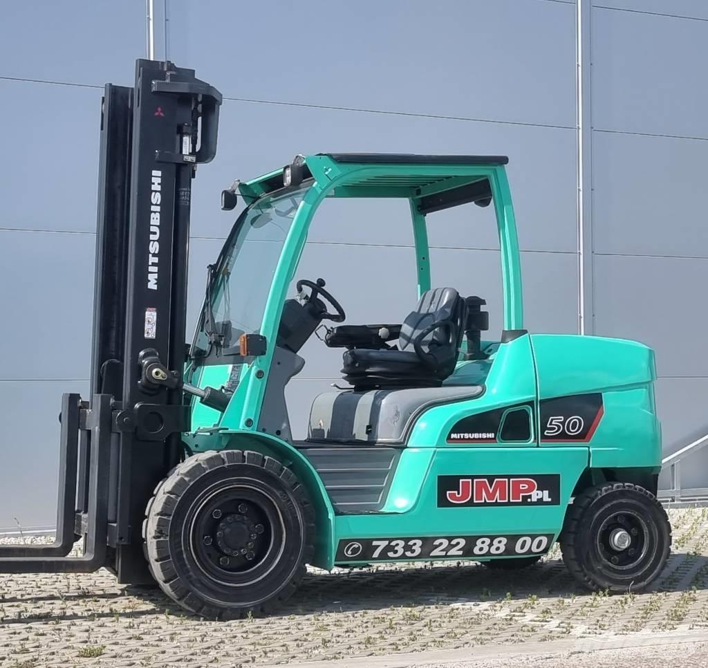 Mitsubishi FD50NT Diesel trucks