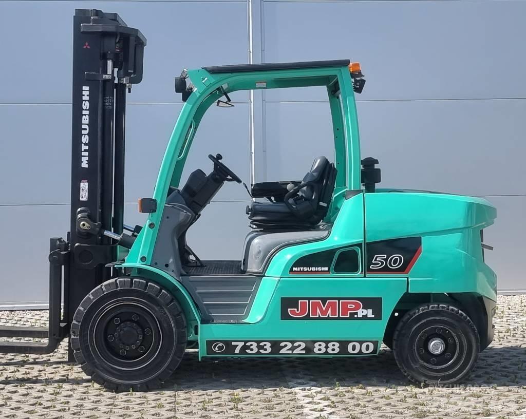 Mitsubishi FD50NT Diesel trucks