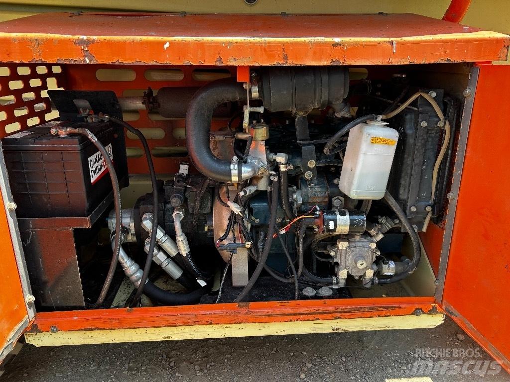 JLG 260 MRT Scissor lifts