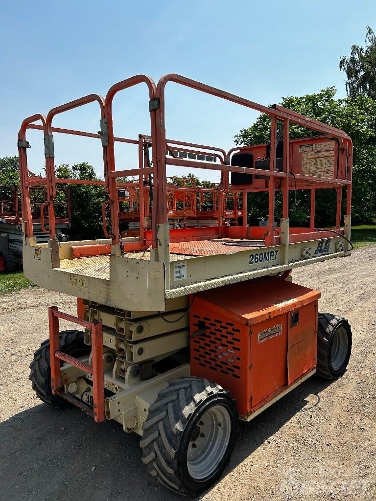 JLG 260 MRT Scissor lifts
