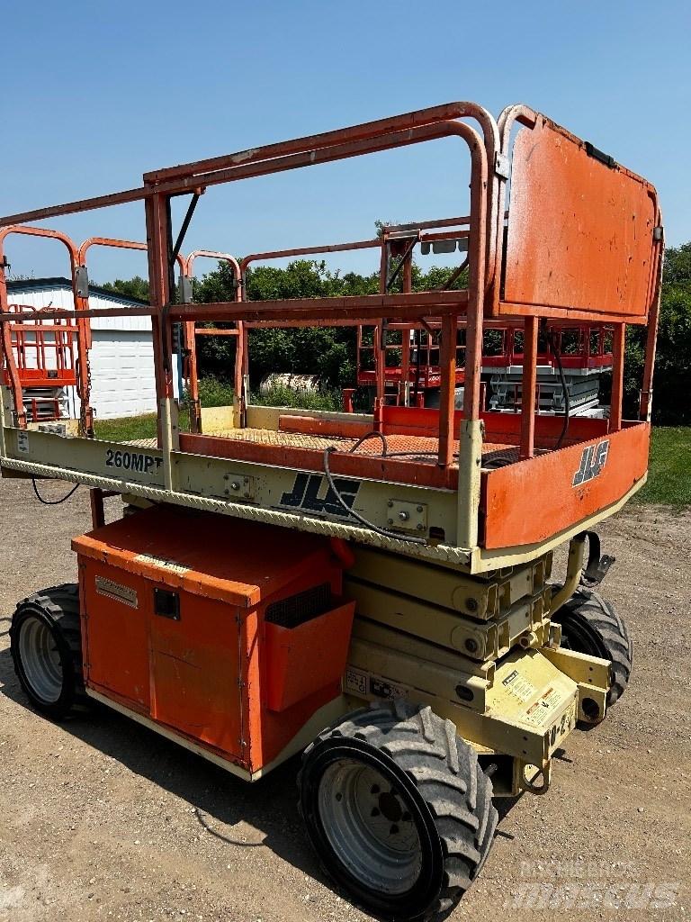 JLG 260 MRT Scissor lifts
