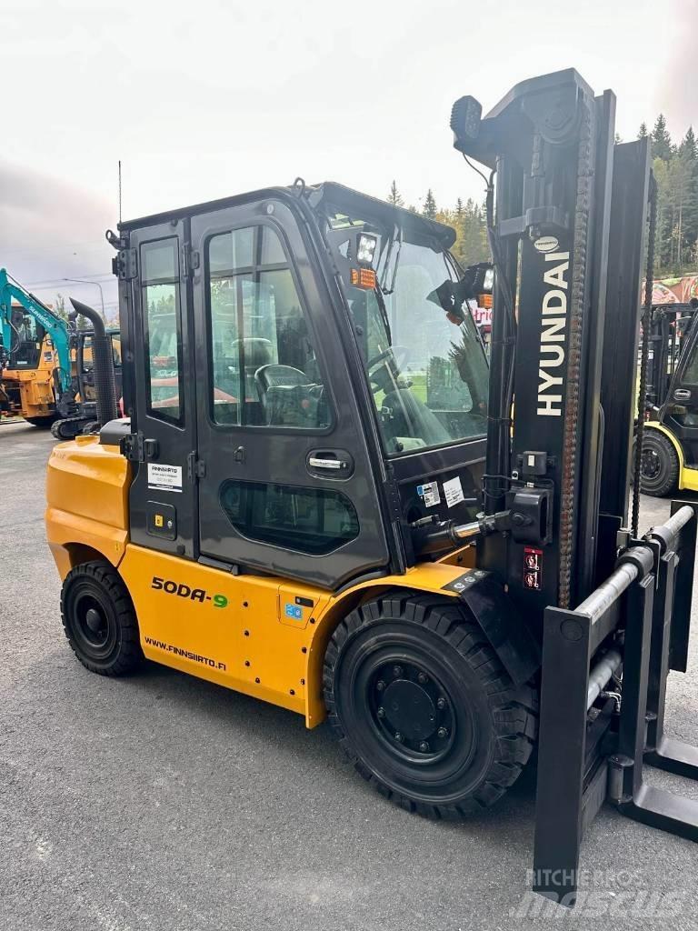 Hyundai 50DA-9 Diesel trucks