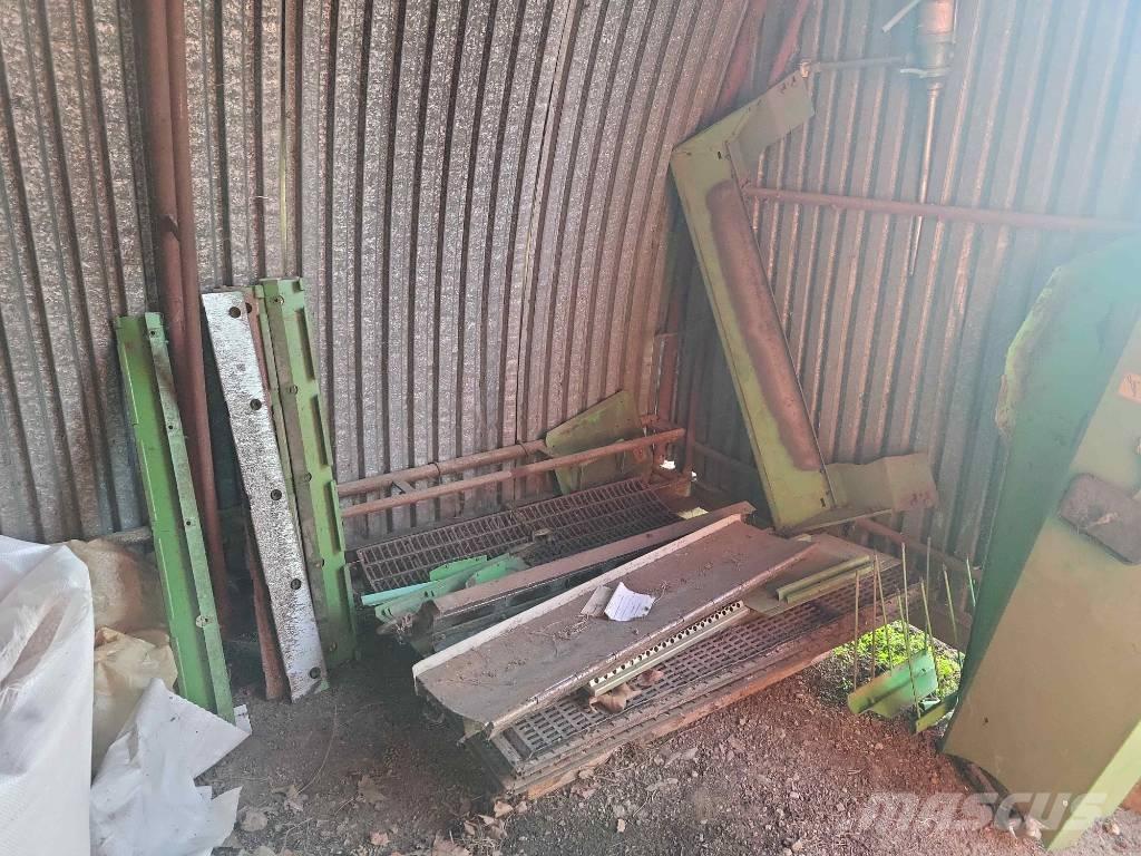 Deutz-Fahr 5660 HTS Combine harvester accessories