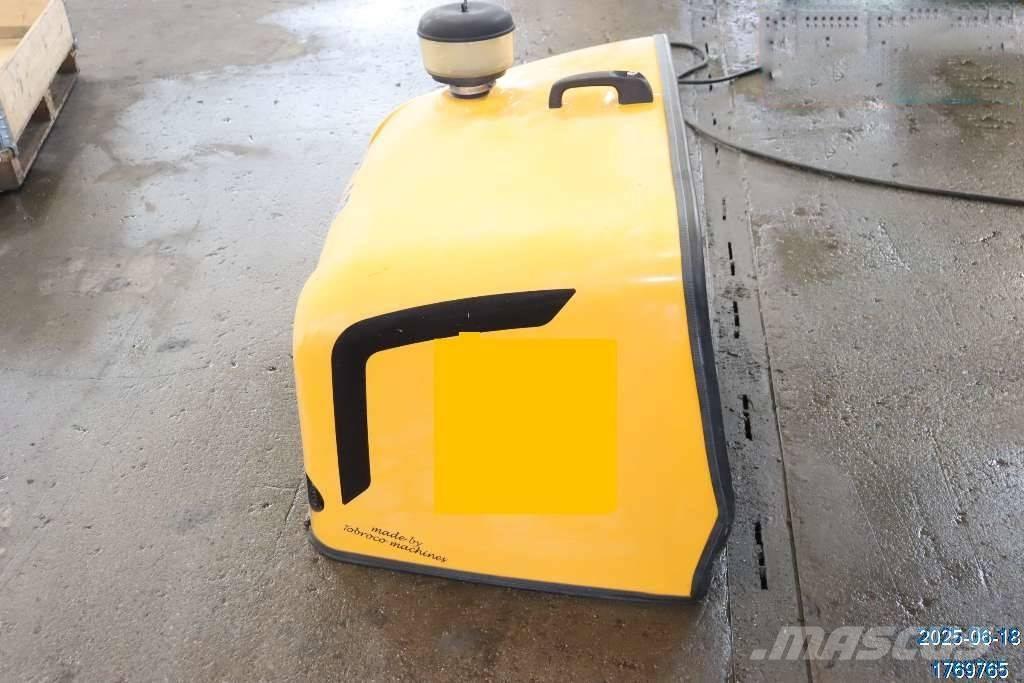 GiANT V 6004 T Cabins and interior