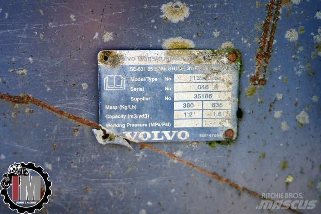 Volvo L30 Skopa Buckets