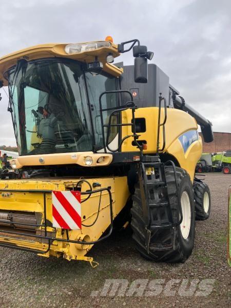 New Holland CR 980 Combine harvesters