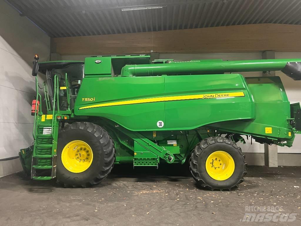 John Deere T550i Combine harvesters
