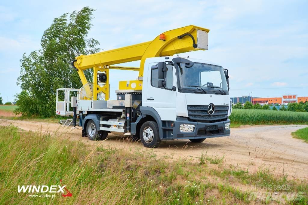 Palfinger P 300 KS Truck mounted platforms