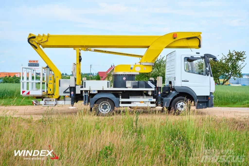 Palfinger P 300 KS Truck mounted platforms
