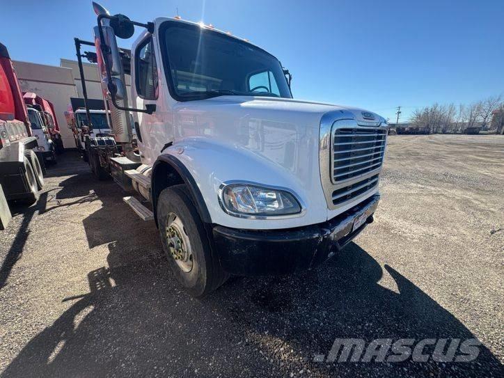 Freightliner M2 Demountable trucks