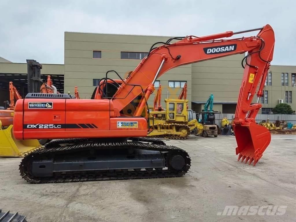 Doosan DX 225 LL Crawler excavators