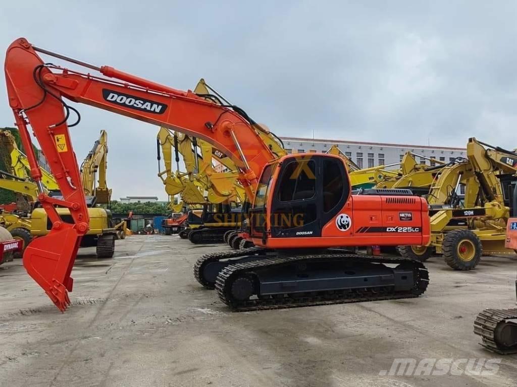 Doosan DX 225 LL Crawler excavators