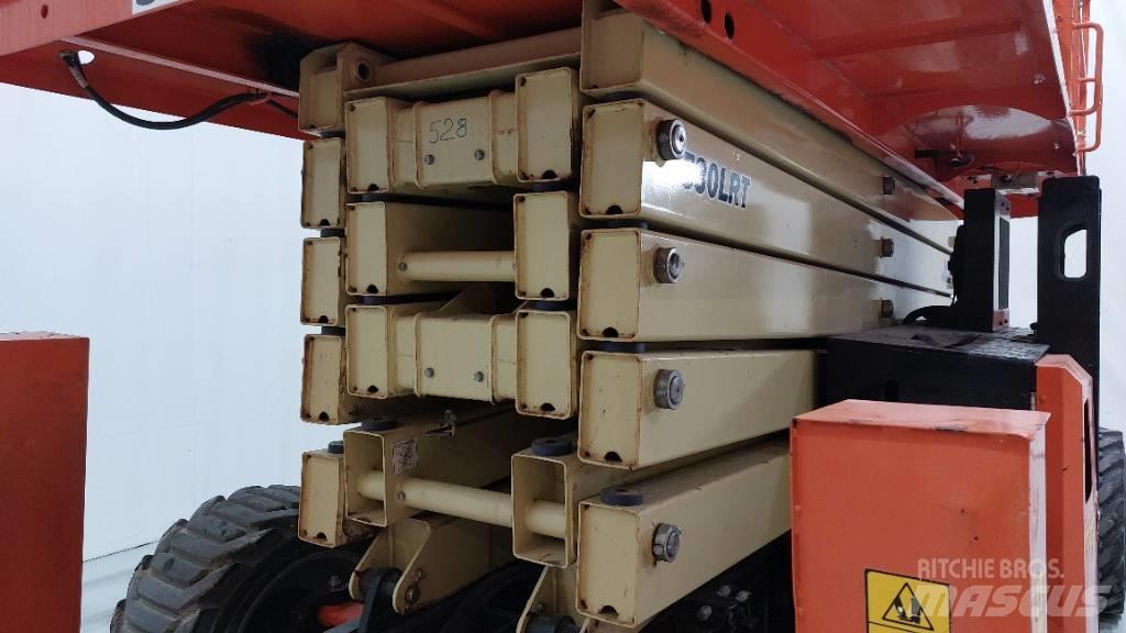 JLG 530 LRT Scissor lifts