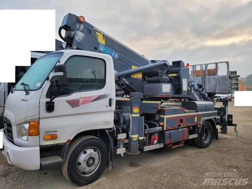 Horyong SKY 2804N Truck mounted platforms