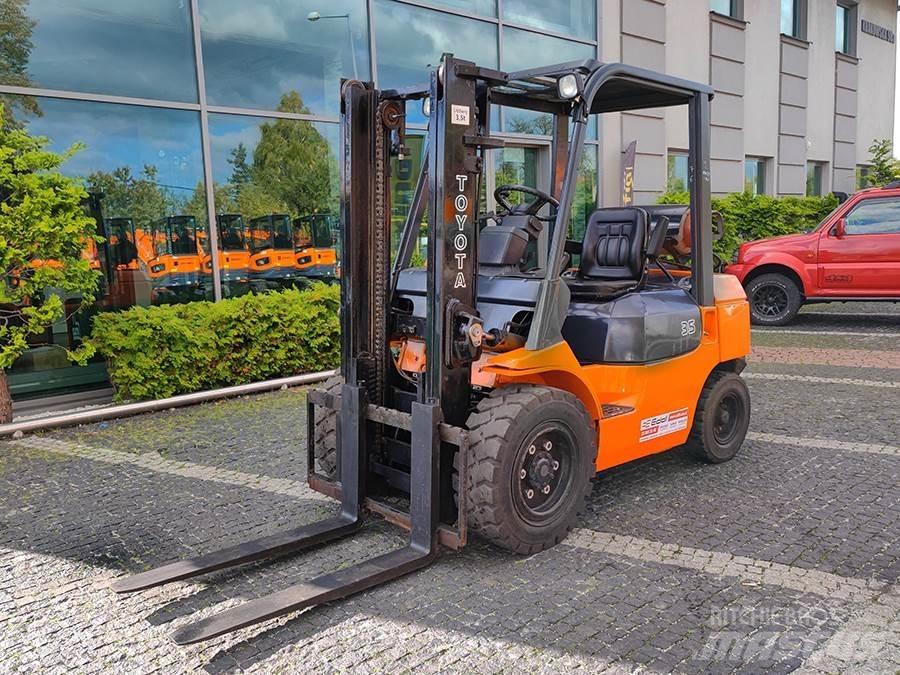 Toyota 7FG35 LPG trucks