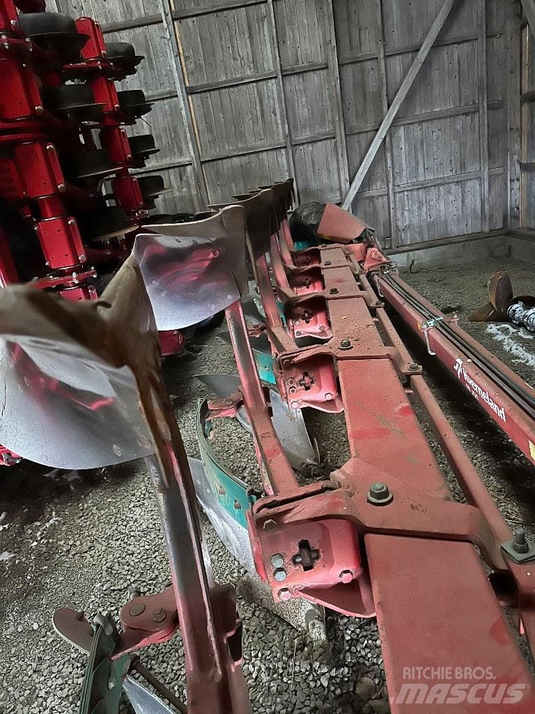 Kverneland PB100 Reversible ploughs