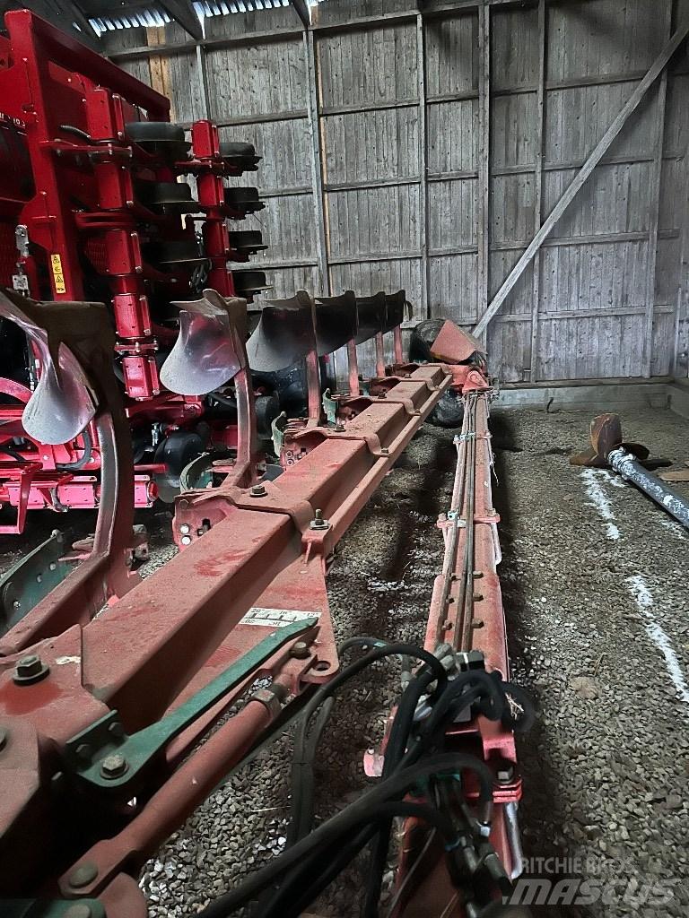 Kverneland PB100 Reversible ploughs