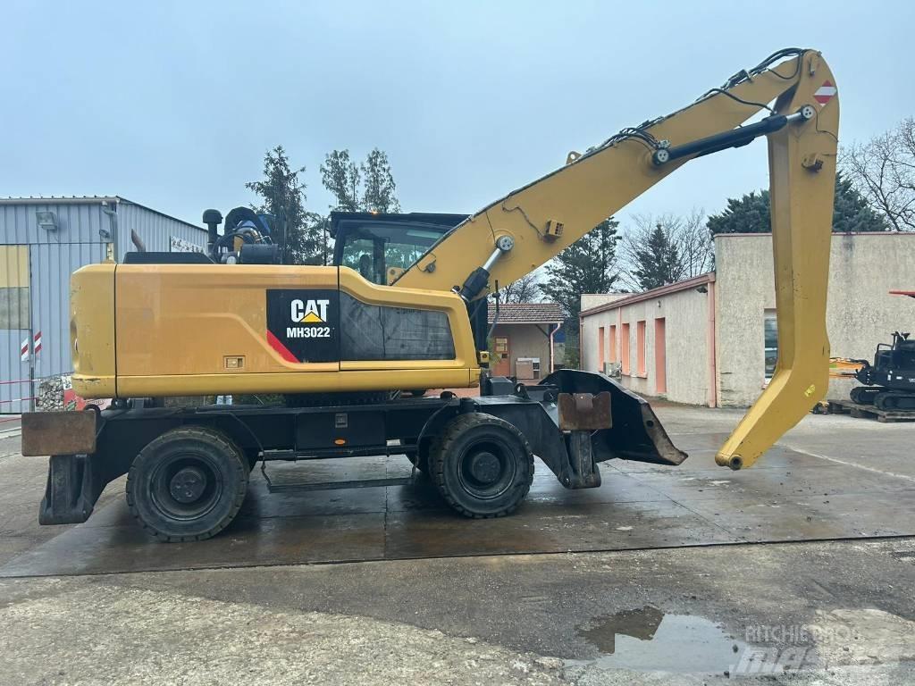 CAT MH3022 Wheeled excavators