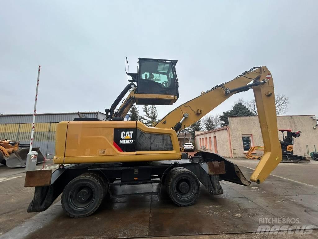 CAT MH3022 Wheeled excavators