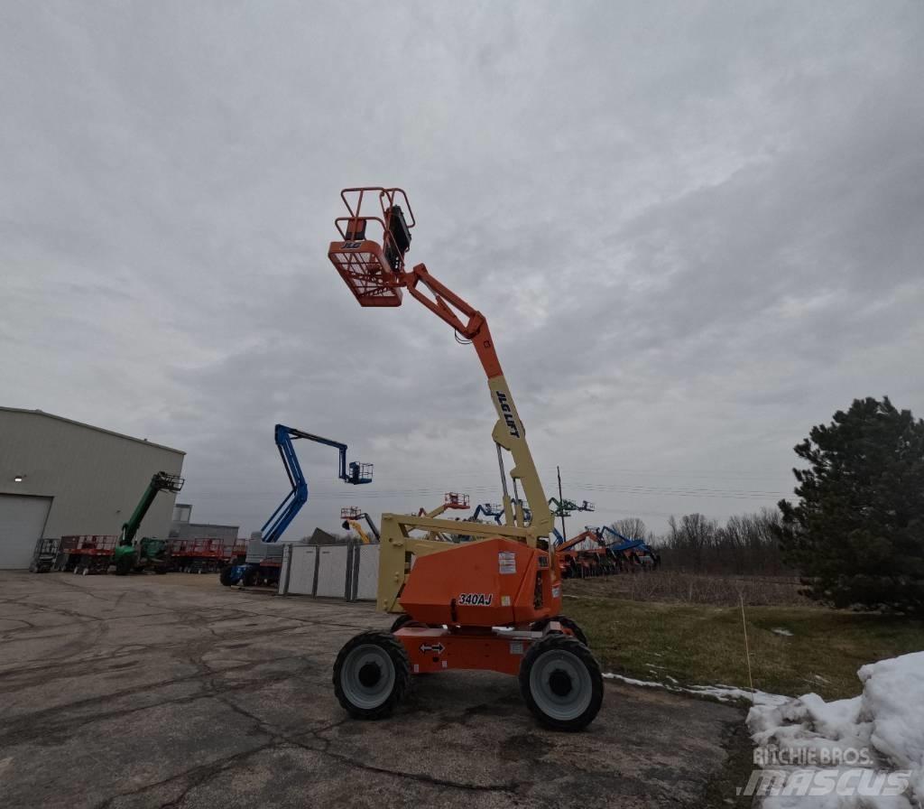 JLG 340 AJ Articulated boom lifts